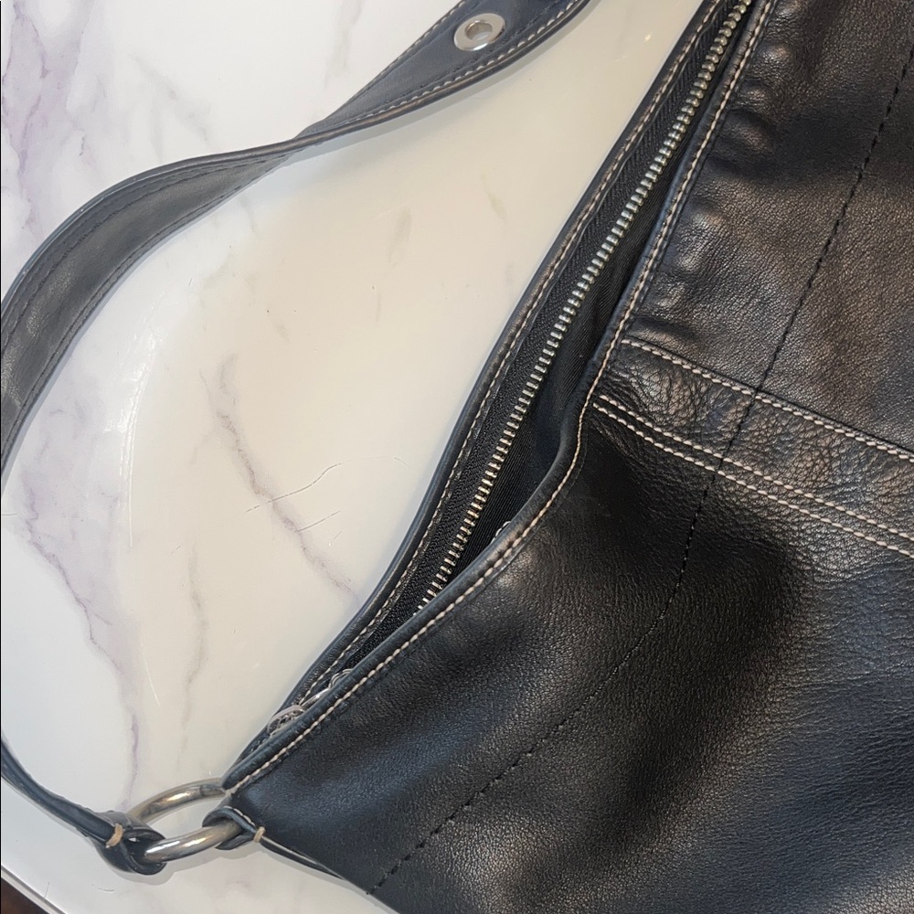 Coach Black Leather shoulder Bag - Picture 7 of 8